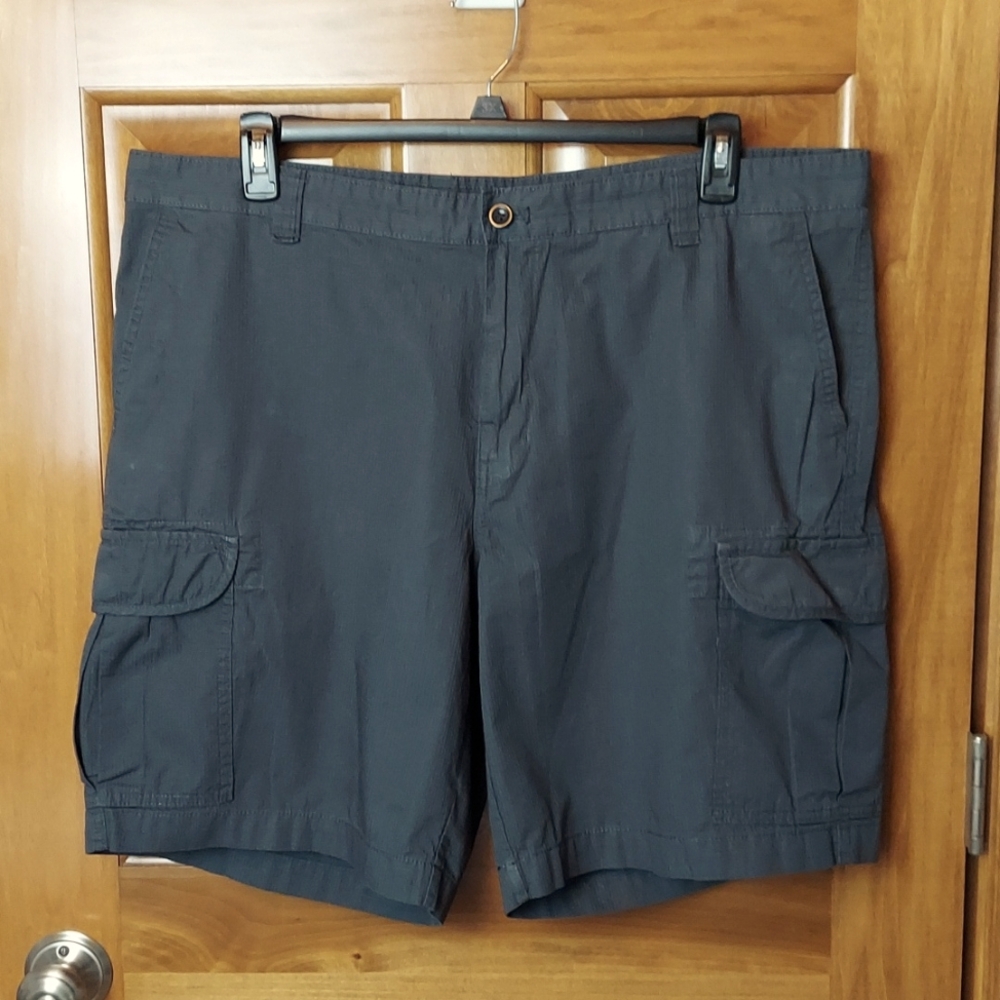 * Chaps Cargo Checked Textured Lightweight Shorts, Dark Gray, Size 42, Like New
